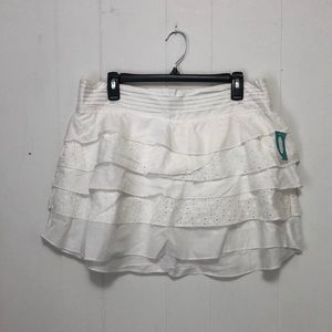⭐️ White Ruffle Skirt